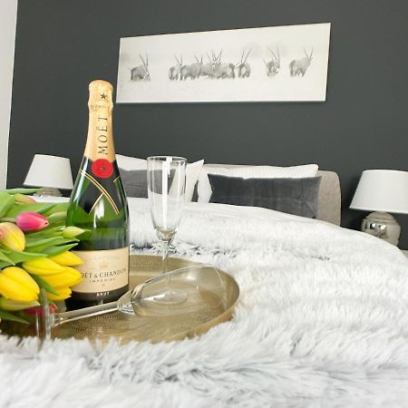 M-Style 01 Apartment Mit Terrasse Und Gasgrill, 24H Self-Check-In, Free Parking, Netflix Нюрнберг Екстериор снимка