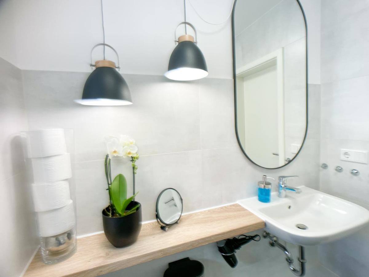 M-Style 01 Apartment Mit Terrasse Und Gasgrill, 24H Self-Check-In, Free Parking, Netflix Нюрнберг Екстериор снимка